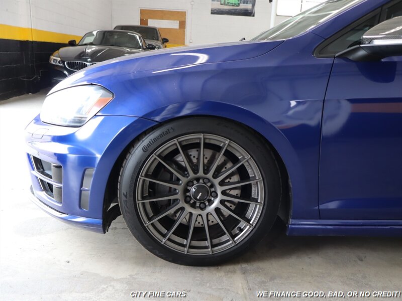 2017 Volkswagen Golf R 4Motion photo 3
