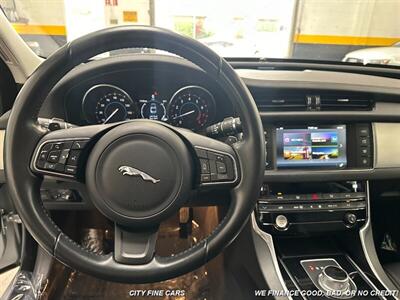 2016 Jaguar XF 35t Premium   - Photo 17 - Panorama City, CA 91402