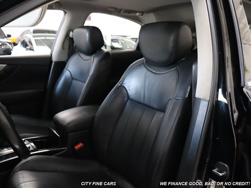 2017 INFINITI QX70   - Photo 27 - Panorama City, CA 91402