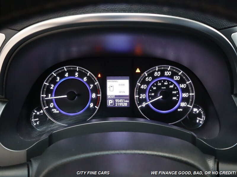 2017 INFINITI QX70   - Photo 20 - Panorama City, CA 91402