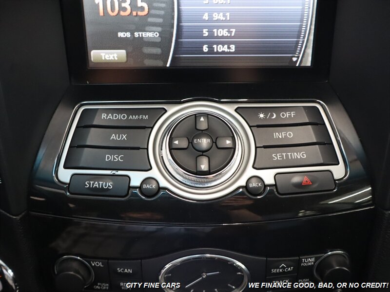 2017 INFINITI QX70   - Photo 22 - Panorama City, CA 91402