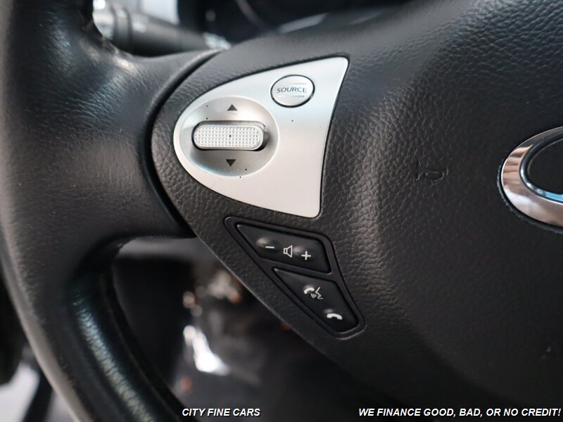 2017 INFINITI QX70   - Photo 16 - Panorama City, CA 91402