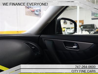 2017 INFINITI QX70   - Photo 26 - Panorama City, CA 91402