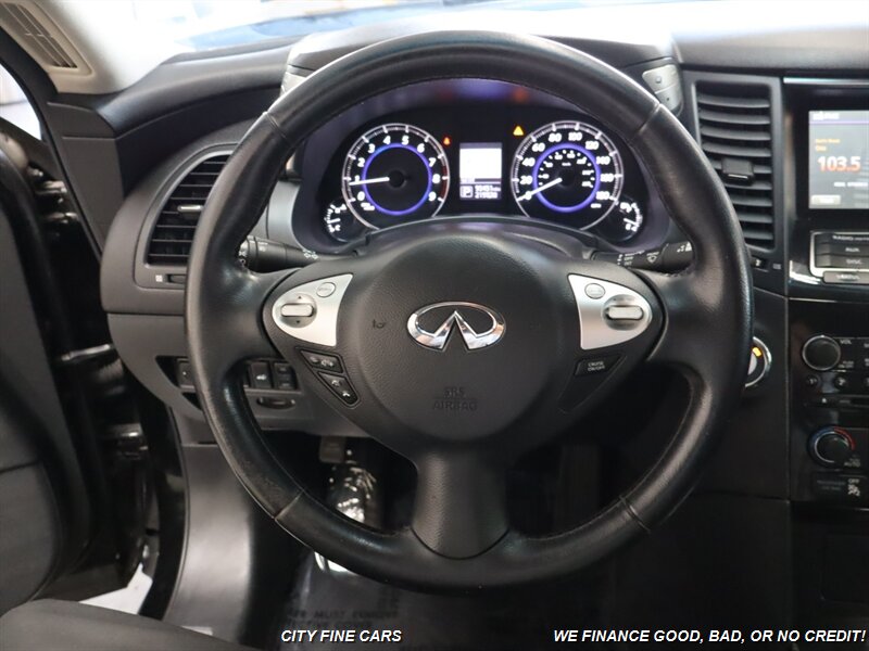 2017 INFINITI QX70   - Photo 19 - Panorama City, CA 91402