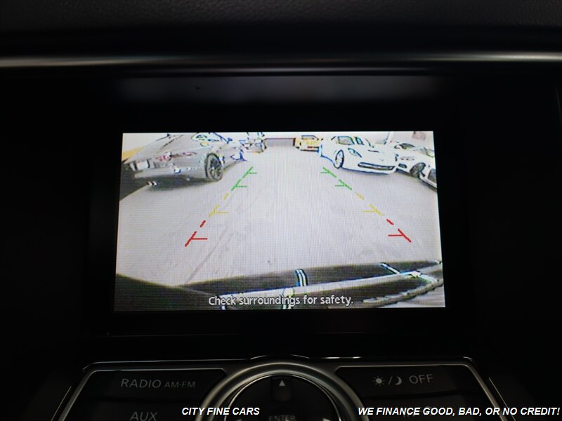 2017 INFINITI QX70   - Photo 21 - Panorama City, CA 91402