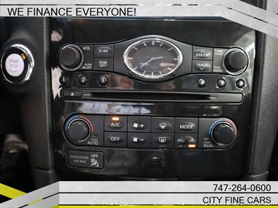 2017 INFINITI QX70   - Photo 23 - Panorama City, CA 91402