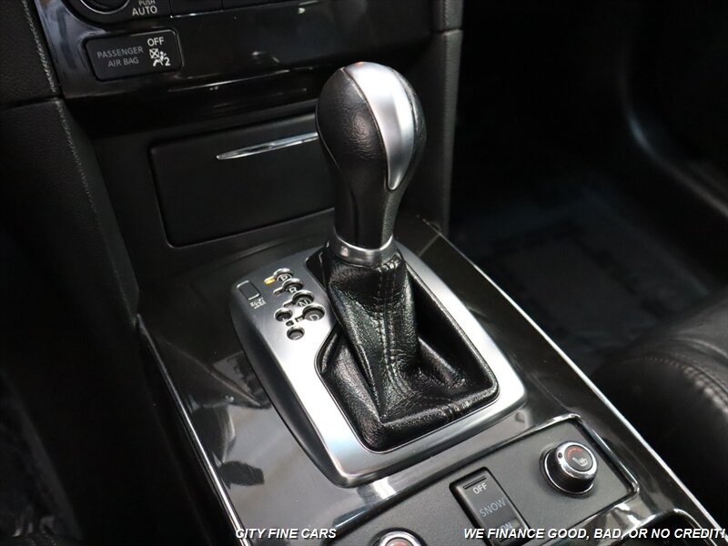 2017 INFINITI QX70   - Photo 24 - Panorama City, CA 91402