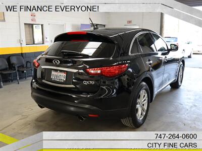 2017 INFINITI QX70   - Photo 8 - Panorama City, CA 91402