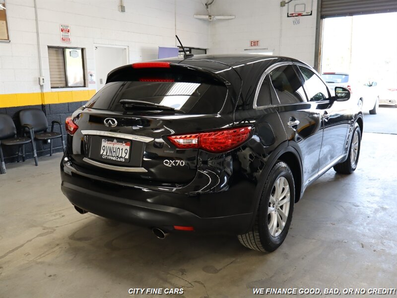2017 INFINITI QX70   - Photo 8 - Panorama City, CA 91402