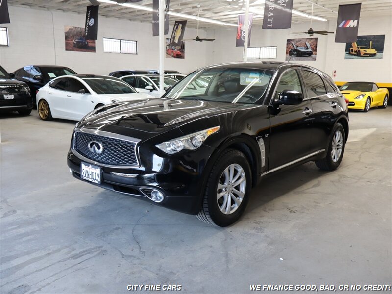 2017 INFINITI QX70   - Photo 2 - Panorama City, CA 91402