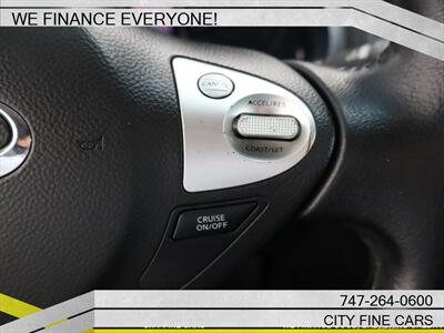 2017 INFINITI QX70   - Photo 18 - Panorama City, CA 91402