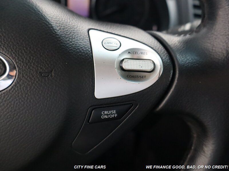 2017 INFINITI QX70   - Photo 18 - Panorama City, CA 91402