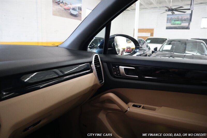 2019 Porsche Cayenne - Photo 20 - Panorama City, CA 91402