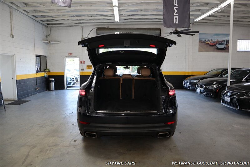 2019 Porsche Cayenne - Photo 27 - Panorama City, CA 91402