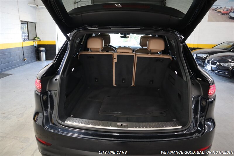 2019 Porsche Cayenne - Photo 26 - Panorama City, CA 91402