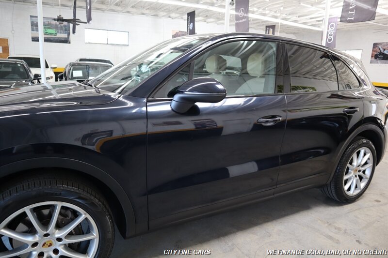 2019 Porsche Cayenne - Photo 4 - Panorama City, CA 91402