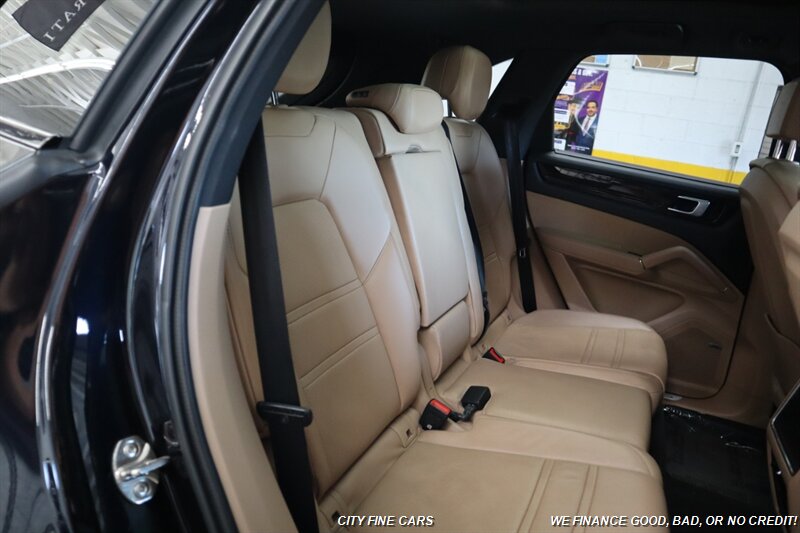 2019 Porsche Cayenne - Photo 28 - Panorama City, CA 91402