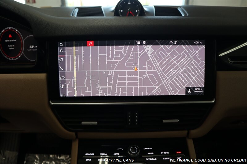 2019 Porsche Cayenne - Photo 16 - Panorama City, CA 91402