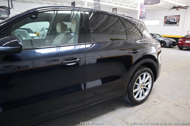 2019 Porsche Cayenne - Photo 5 - Panorama City, CA 91402
