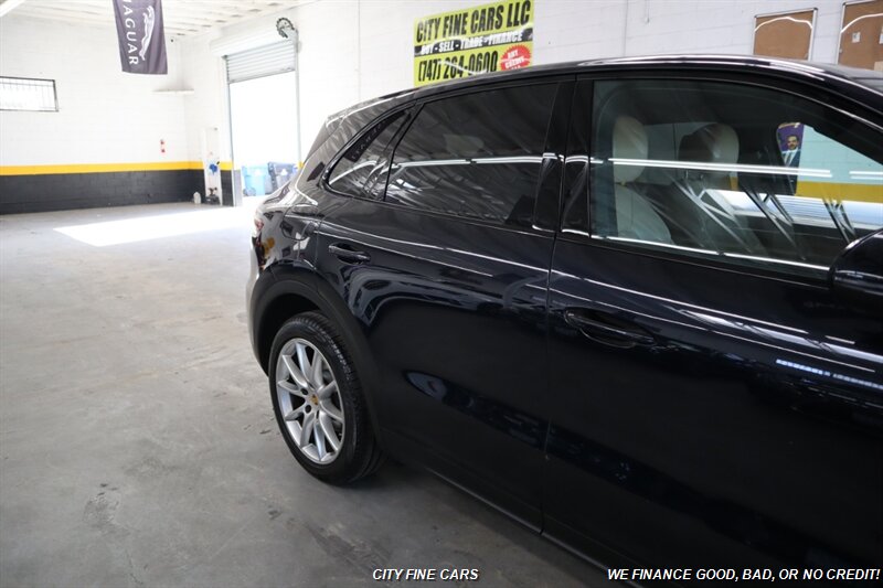 2019 Porsche Cayenne - Photo 9 - Panorama City, CA 91402