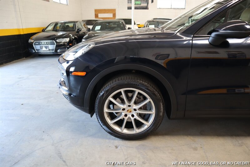 2019 Porsche Cayenne - Photo 3 - Panorama City, CA 91402