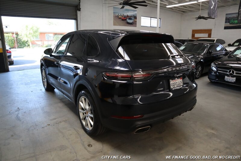2019 Porsche Cayenne - Photo 6 - Panorama City, CA 91402