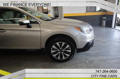 2017 Subaru Outback 2.5i Limited   - Photo 12 - Panorama City, CA 91402