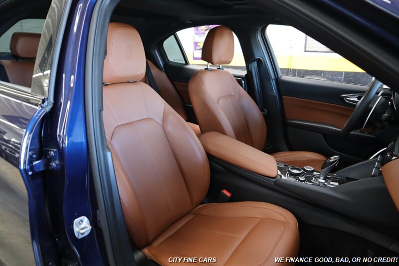 2019 Alfa Romeo Giulia Ti - Photo 30 - Panorama City, CA 91402
