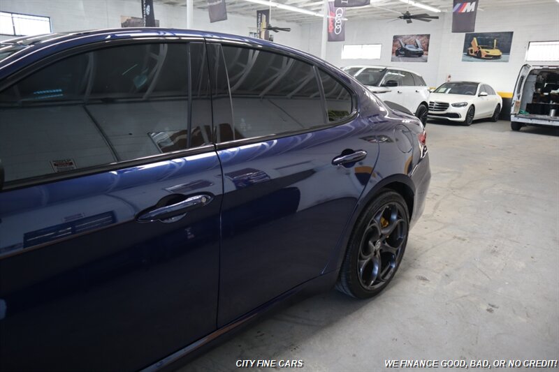 2019 Alfa Romeo Giulia Ti - Photo 6 - Panorama City, CA 91402