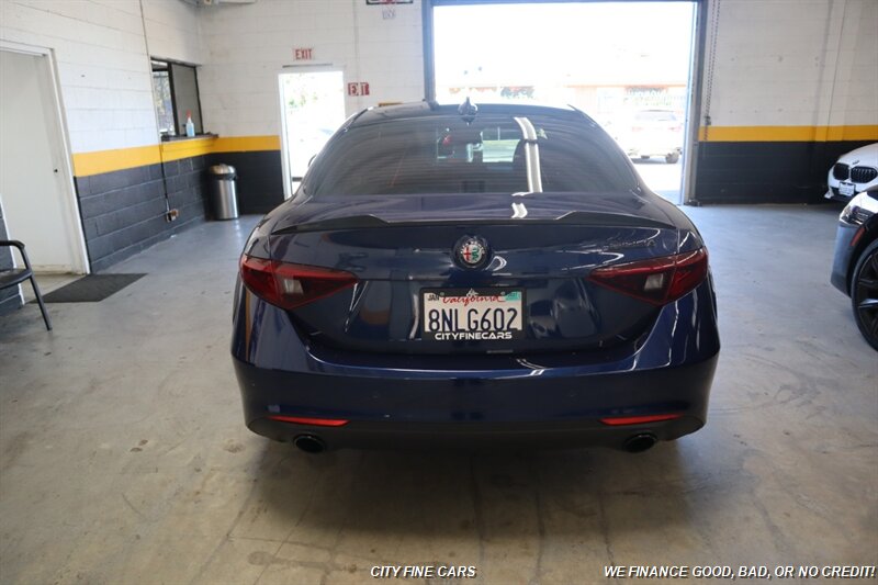 2019 Alfa Romeo Giulia Ti - Photo 8 - Panorama City, CA 91402