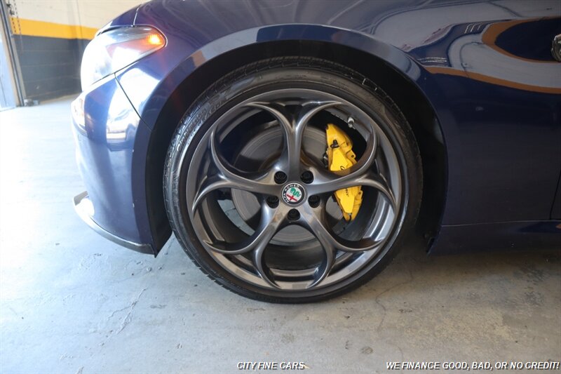2019 Alfa Romeo Giulia Ti - Photo 4 - Panorama City, CA 91402