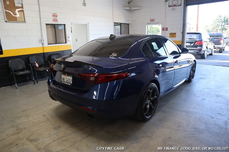 2019 Alfa Romeo Giulia Ti - Photo 9 - Panorama City, CA 91402