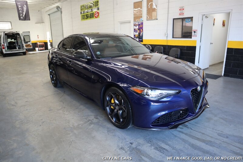 2019 Alfa Romeo Giulia Ti - Photo 13 - Panorama City, CA 91402