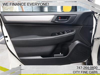 2019 Subaru Outback 2.5i   - Photo 17 - Panorama City, CA 91402
