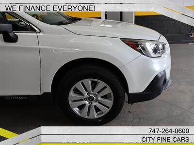 2019 Subaru Outback 2.5i   - Photo 14 - Panorama City, CA 91402