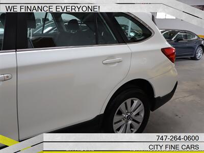 2019 Subaru Outback 2.5i   - Photo 7 - Panorama City, CA 91402