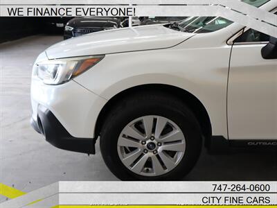 2019 Subaru Outback 2.5i   - Photo 3 - Panorama City, CA 91402