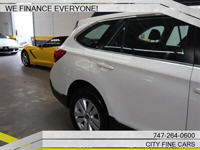 2019 Subaru Outback 2.5i   - Photo 11 - Panorama City, CA 91402