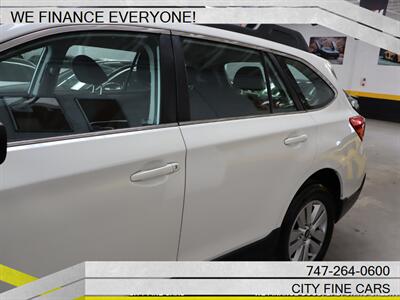 2019 Subaru Outback 2.5i   - Photo 6 - Panorama City, CA 91402