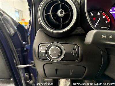 2019 Alfa Romeo Giulia   - Photo 15 - Panorama City, CA 91402