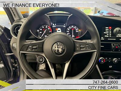 2019 Alfa Romeo Giulia   - Photo 19 - Panorama City, CA 91402