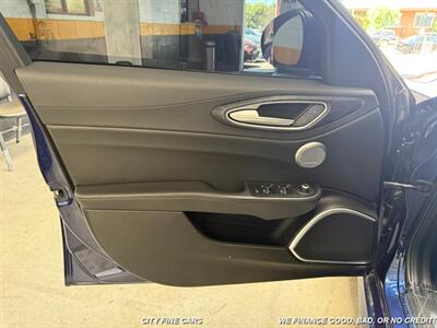 2019 Alfa Romeo Giulia   - Photo 13 - Panorama City, CA 91402