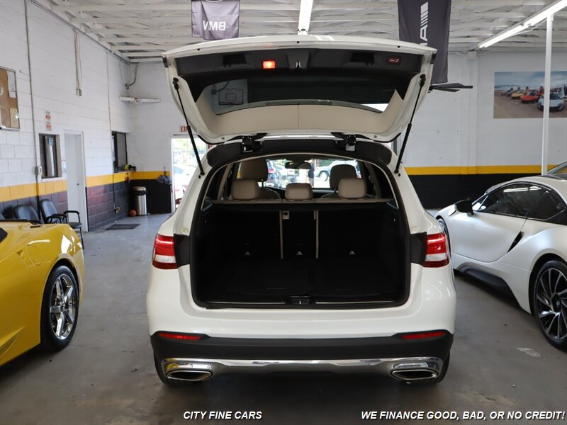 2018 Mercedes Benz GLC 300 photo 22
