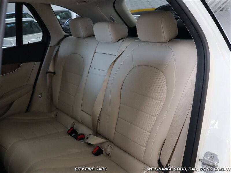2018 Mercedes Benz GLC 300 photo 20
