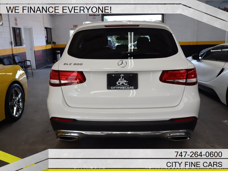 2018 Mercedes Benz GLC 300 photo 32