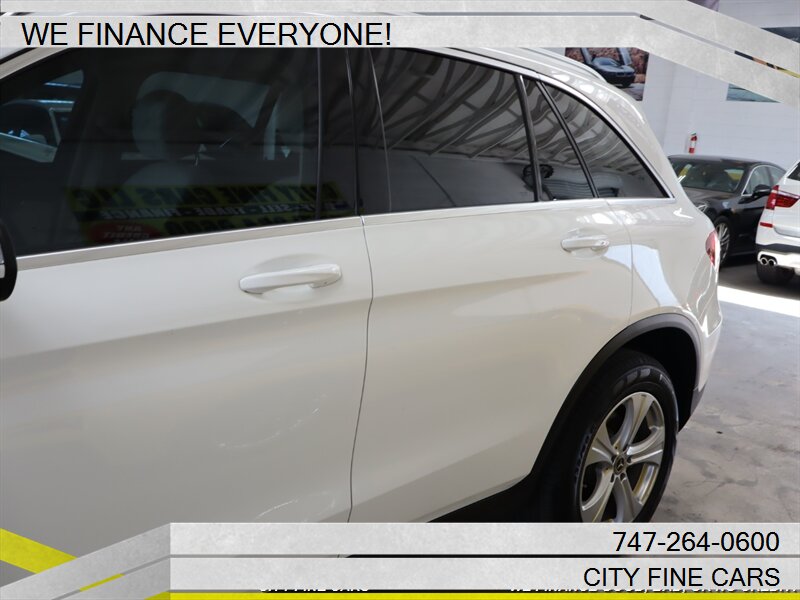2018 Mercedes Benz GLC 300 photo 30