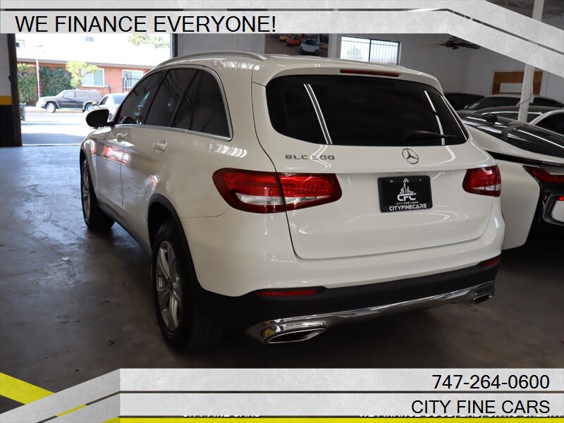 2018 Mercedes Benz GLC 300 photo 31