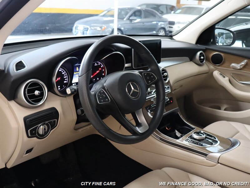 2018 Mercedes Benz GLC 300 photo 7