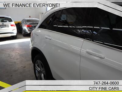 2018 Mercedes-Benz GLC GLC 300   - Photo 10 - Panorama City, CA 91402