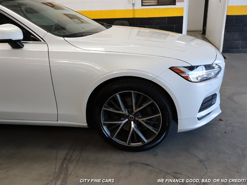 2018 Volvo S90 T5 Momentum photo 12